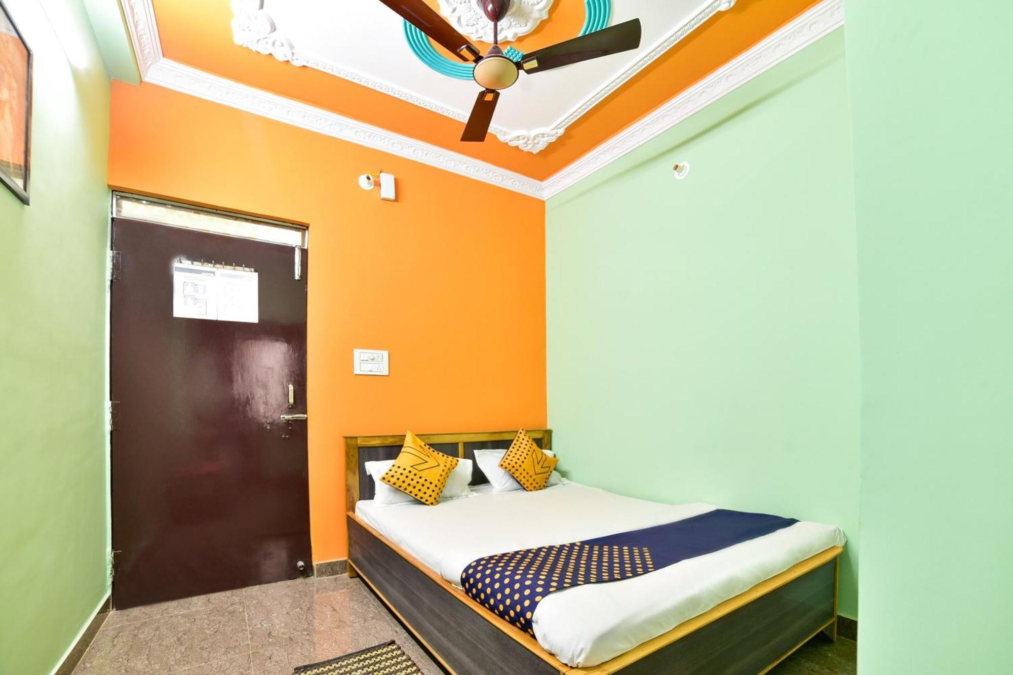 Spot On Devlok Guest House 巴特那 外观 照片