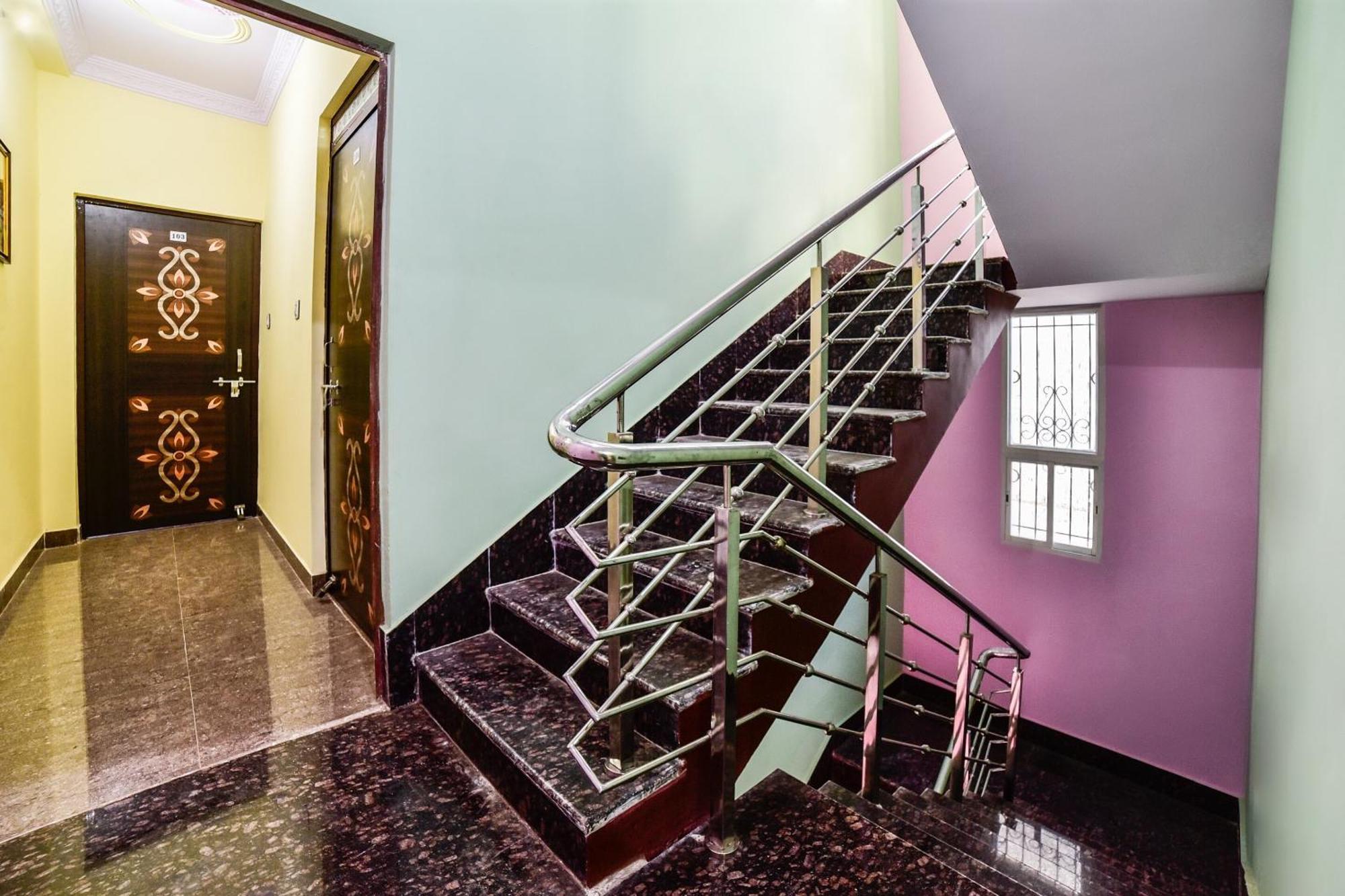 Spot On Devlok Guest House 巴特那 外观 照片