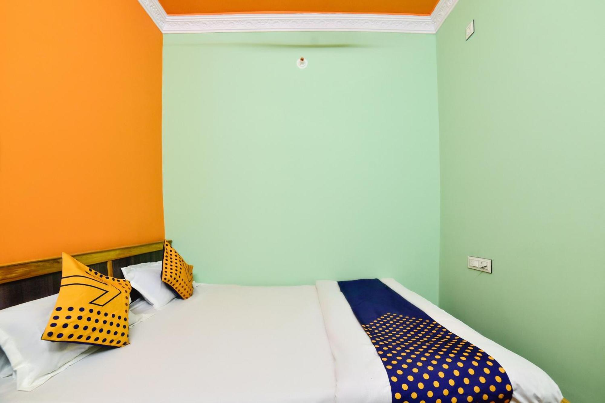 Spot On Devlok Guest House 巴特那 外观 照片